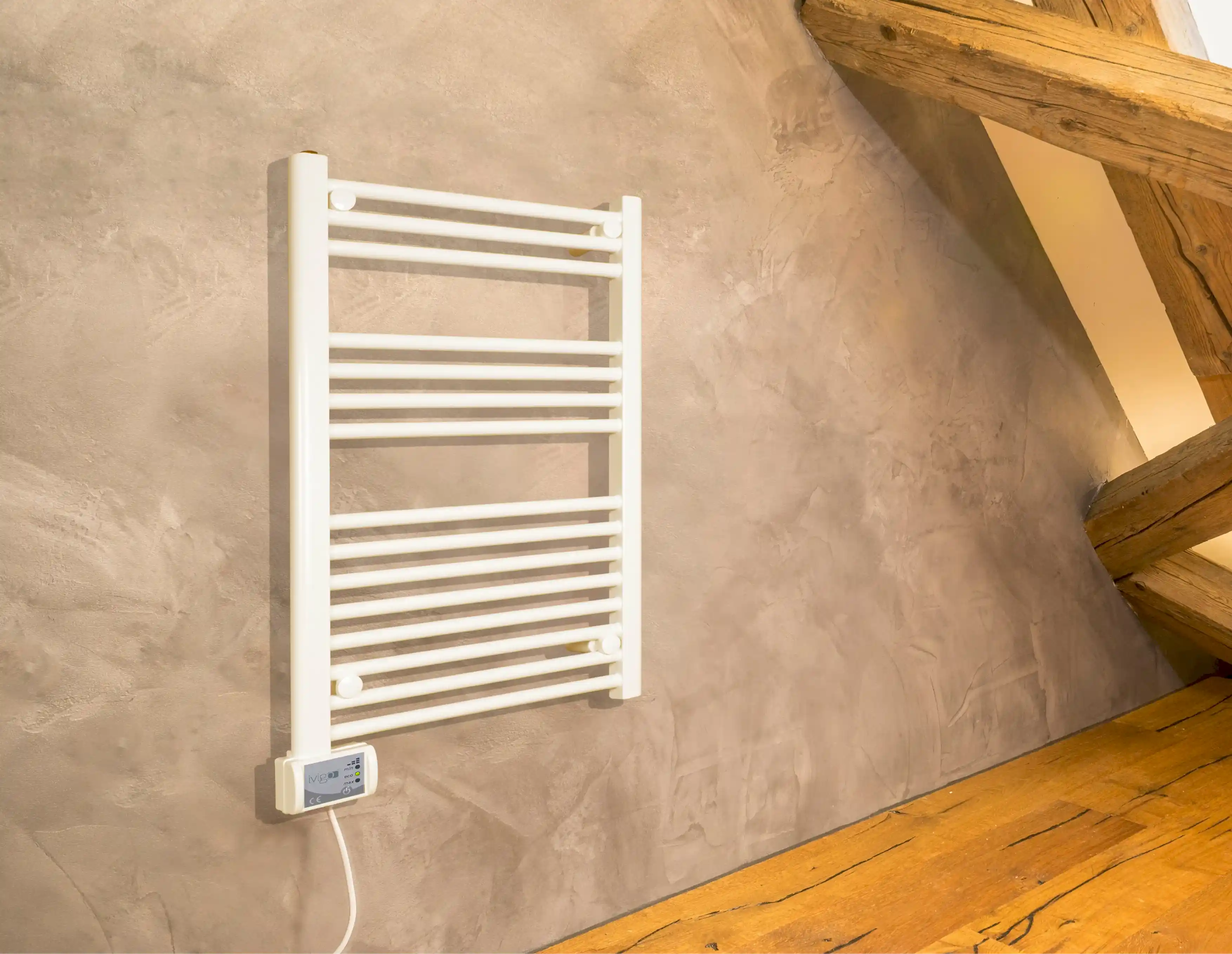 İVİGO DHR 275 Watt D Tipi Dijital Havlu Isıtıcı Beyaz